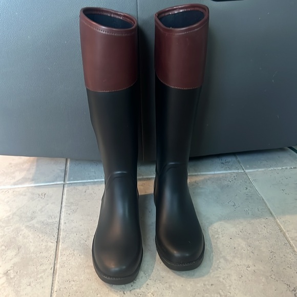 Tory Burch boots - Picture 2 of 6